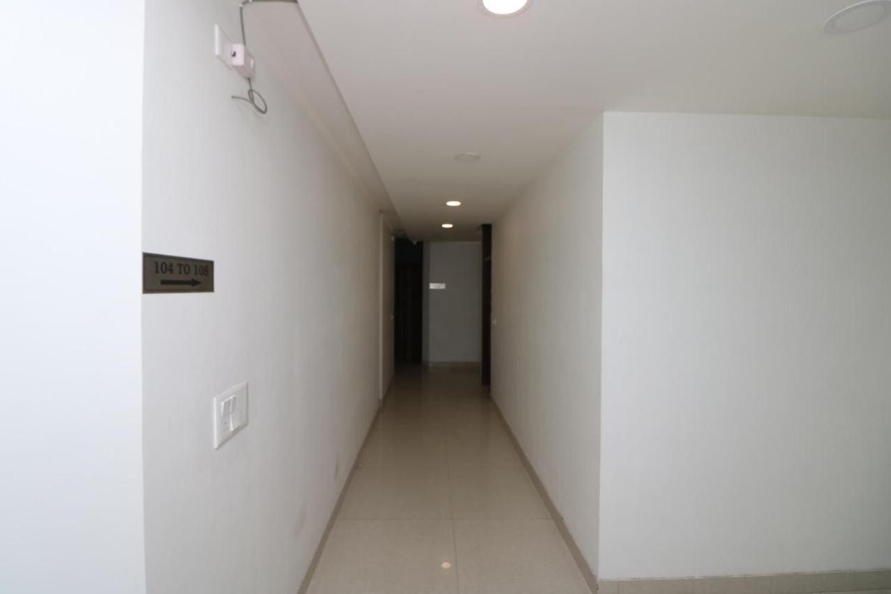 Oyo 9999 Hotel La Wisteria Delhi (National Capital Territory of India) Exterior foto