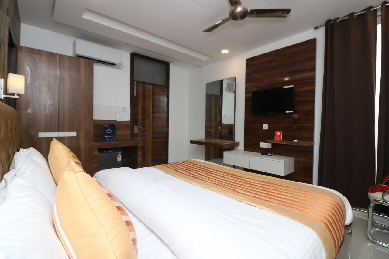 Oyo 9999 Hotel La Wisteria Delhi (National Capital Territory of India) Exterior foto