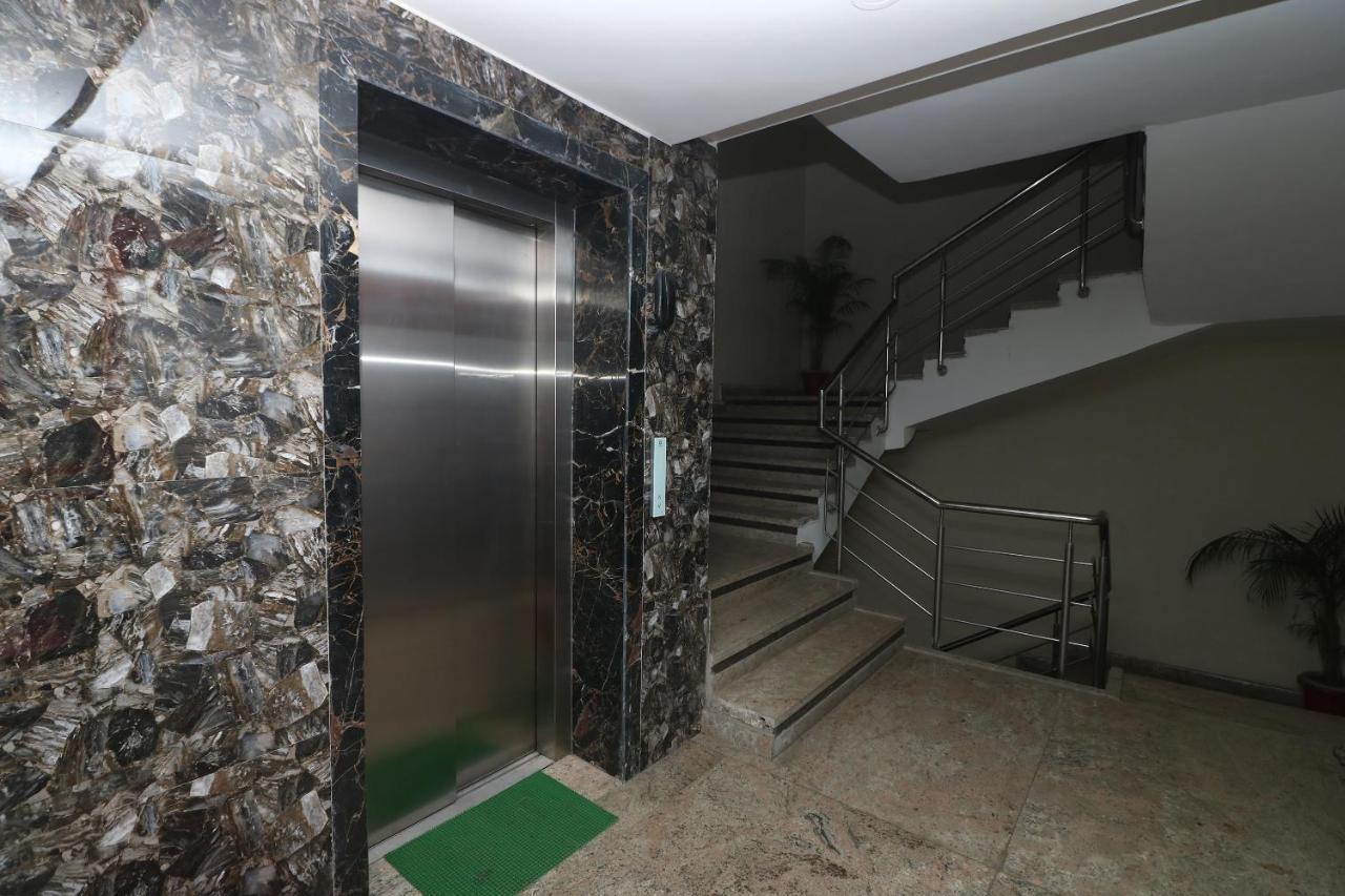 Oyo 9999 Hotel La Wisteria Delhi (National Capital Territory of India) Exterior foto