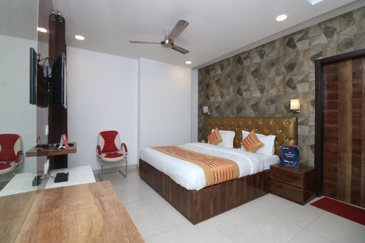 Oyo 9999 Hotel La Wisteria Delhi (National Capital Territory of India) Exterior foto