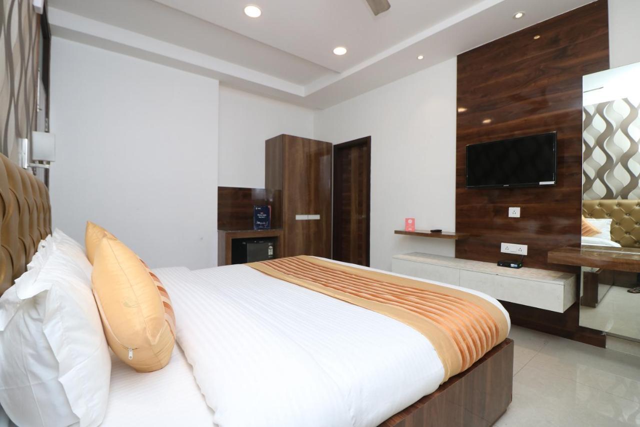 Oyo 9999 Hotel La Wisteria Delhi (National Capital Territory of India) Exterior foto